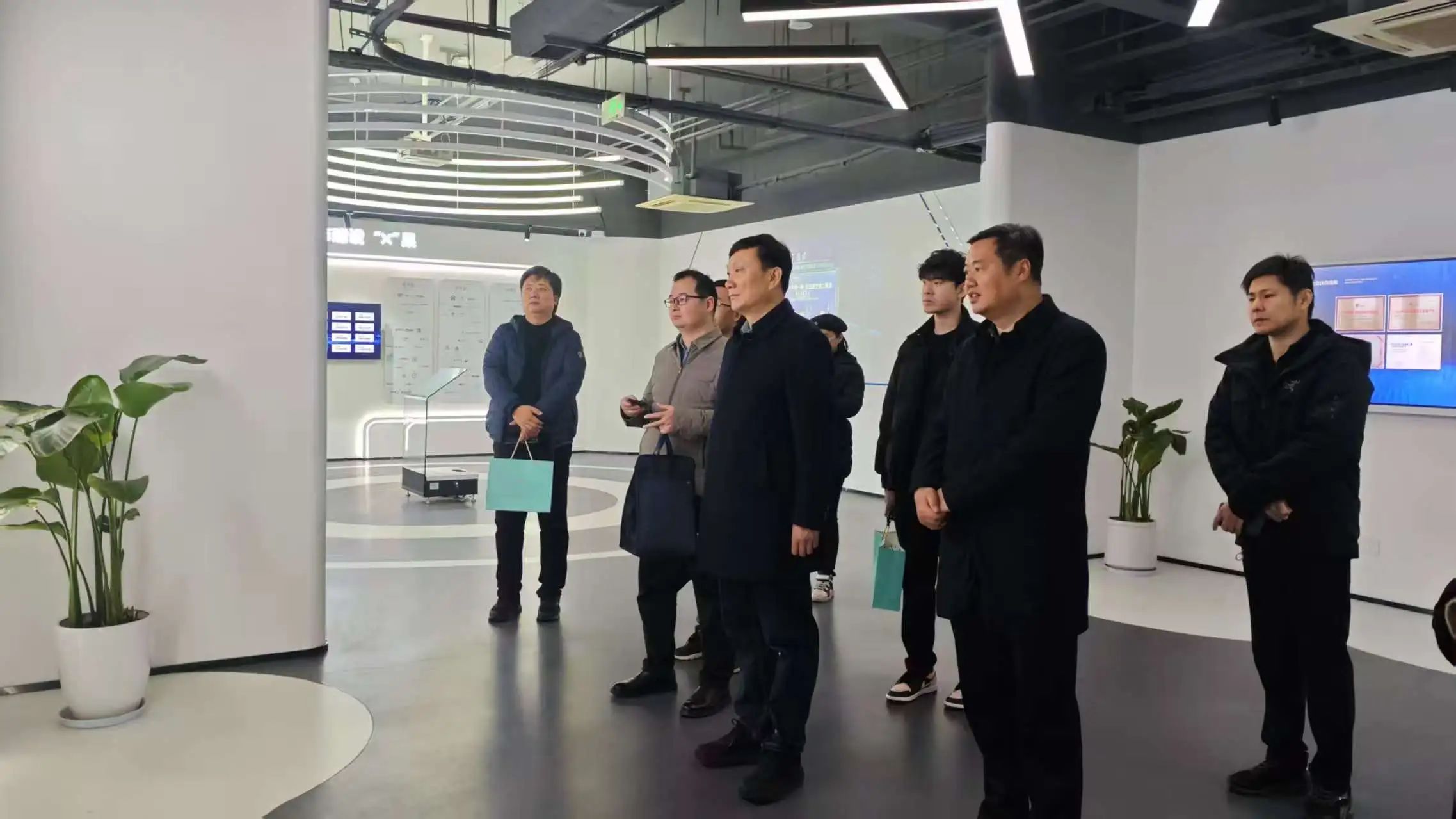 微信图片_20250221103512.jpg 微信图片_20250221103512.jpg